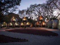 Quartos de hotel em tubos de cimento