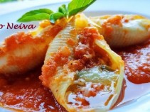 Massa recheada e gratinada para almoos especiais.
