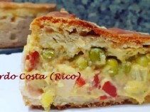 Torta de palmito de liquidificador com presunto, legumes e requeijo