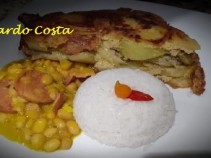 Tortilha de batatas com arroz e feijo, experimente!