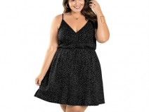 Vestido Plus Size Po Preto com Alas