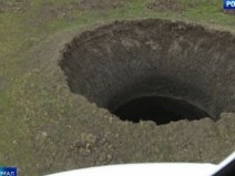 Buraco gigante aparece na Sib�ria, um fen�meno dram�tico cada vez mais comum