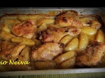 Frango com batata no forno ao creme de mostarda.