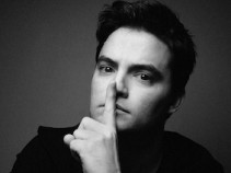 Felipe Neto convoca influenciadores a se posicionarem contra o fascismo.