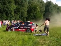 12 Pais que devem receber um pr�mio por reagir t�o rapidamente quanto um flash