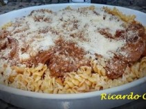 Macarr�o ao molho de ragu de carne!