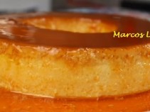 Pudim de leite condensado na panela comum.