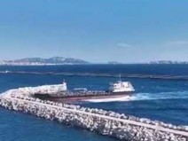 Petroleiro embate violentamente em Marselha (Video)