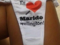 Calcinhas com mensagens bizarras que merecem o Oscar