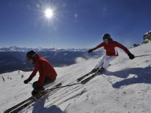 Esqui e sofistica��o na Su��a para fugir do calor
