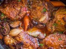 Receita: Frango ao vinho tinto ou Coq au vin
