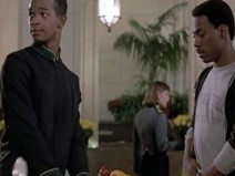 Voc vai se surpreender ao descobrir quem estava nessa cena com Eddie Murphy.