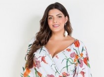 Macaquinho Floral Branco com Saia Plus Size