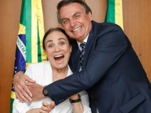 Regina Duarte pe funcionrio de carreira em presidncia da Funarte